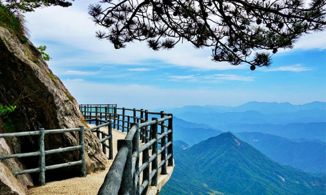 天上人家旅館