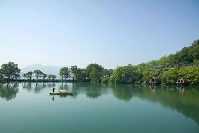 靠山濱水的船屋民宿，水上最有個(gè)性的鄉(xiāng)村客棧