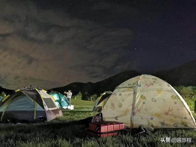 北京郊區(qū)的一處帳篷露營基地：睡進(jìn)青山綠水里,360°觀景日出