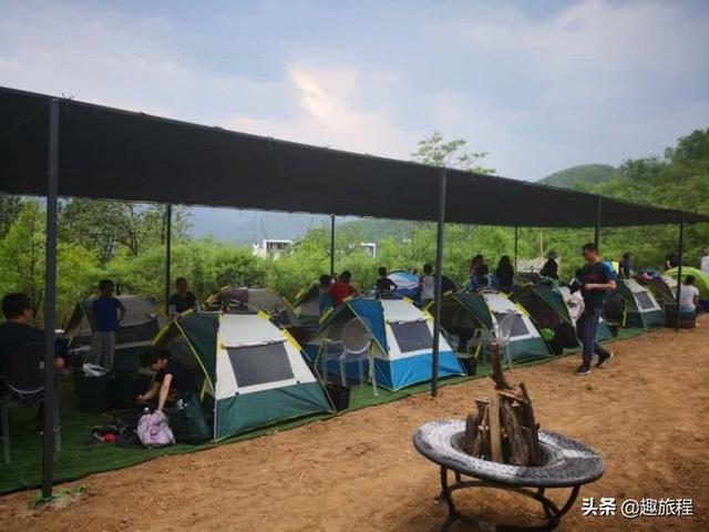 北京郊區(qū)的一處帳篷露營基地：睡進(jìn)青山綠水里,360°觀景日出