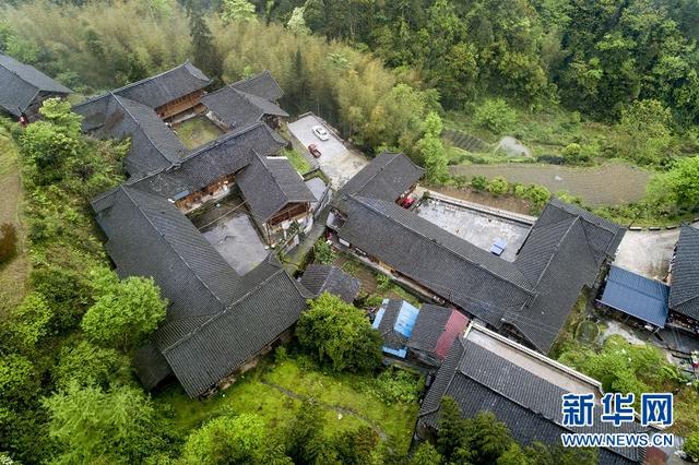 湖北咸豐蠻臺子：隱藏在大山深處的土家寨子