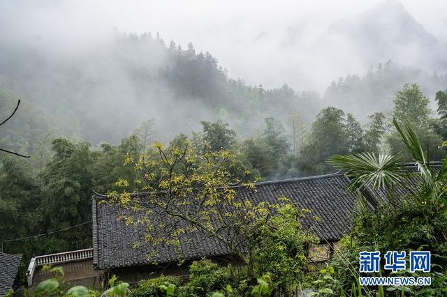 湖北咸豐蠻臺子：隱藏在大山深處的土家寨子