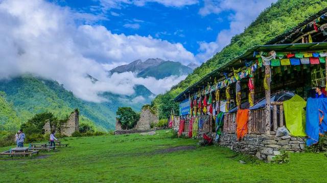 國(guó)內(nèi)十大野外露營(yíng)勝地，高山、梯田、海邊，圓你一個(gè)仲夏夜之夢(mèng)