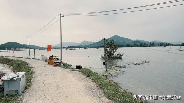 安徽巢湖周?chē)蝗欢喑鏊膫€(gè)大湖，太空可見(jiàn)！分析：背后是嚴(yán)重洪災(zāi)